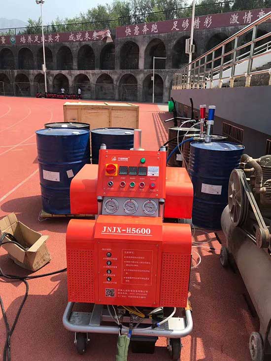 體育場(chǎng)看臺(tái)聚脲防水涂料使用案例